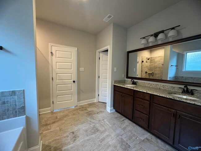 Building Photo - 5006 River Birch Ln