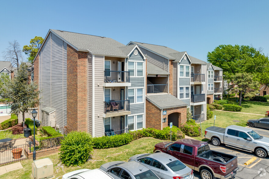 Building Photo - Waterford Apartments