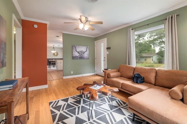 Building Photo - 1511 Fairfield Dr
