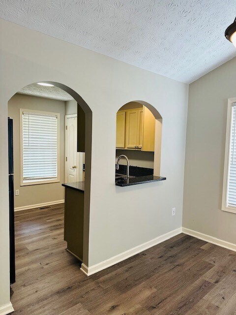 Building Photo - 329 White Oak Way