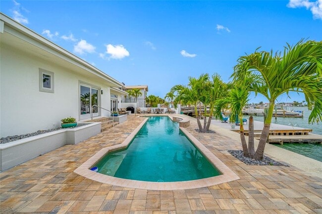 Building Photo - 540 59th Ave