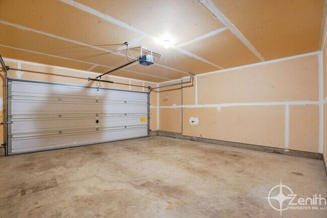 Building Photo - 17019 SE 3rd St