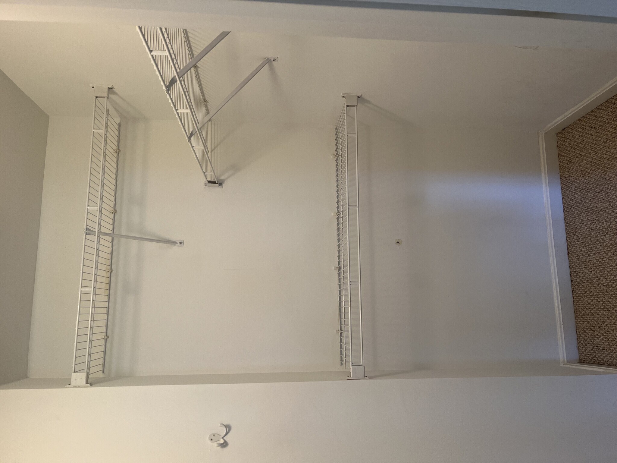 closuet (sideways - 2013 Governor Thomas Bladen Way