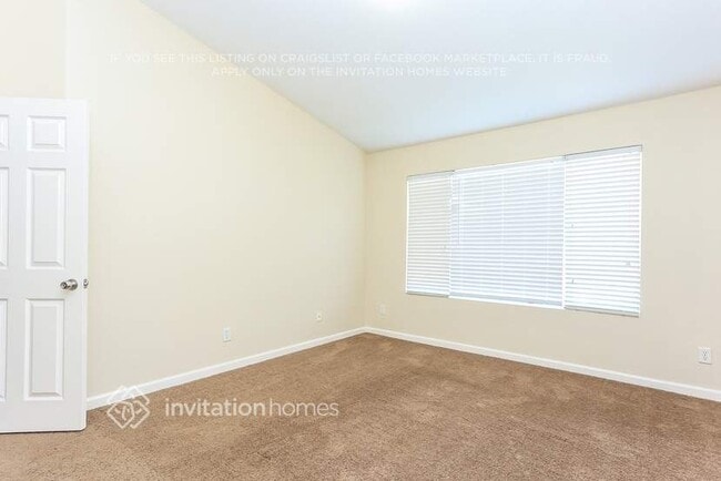 Building Photo - 27438 Fallbrook Ct