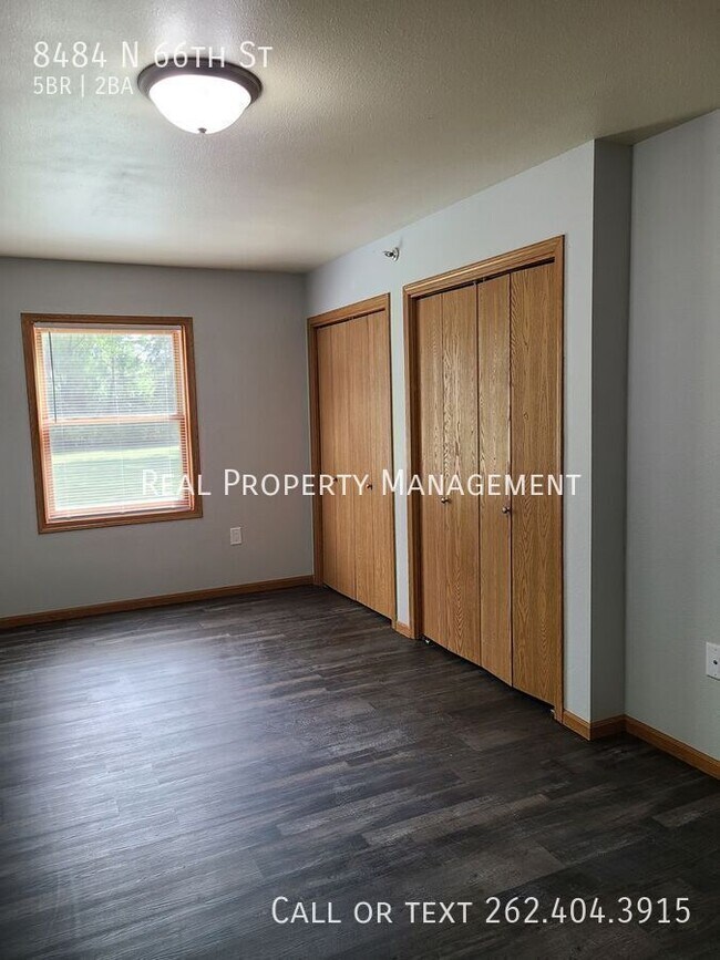 Building Photo - 8484 N 66th St