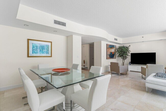 Building Photo - 3720 S Ocean Blvd