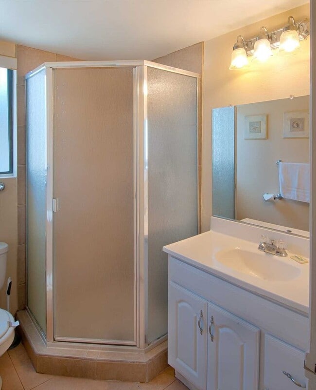 Building Photo - 414 E Oceanfront