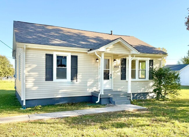 Primary Photo - 211 Sanderson Dr