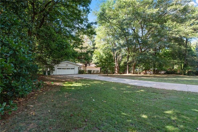 Building Photo - 1515 Northridge Rd
