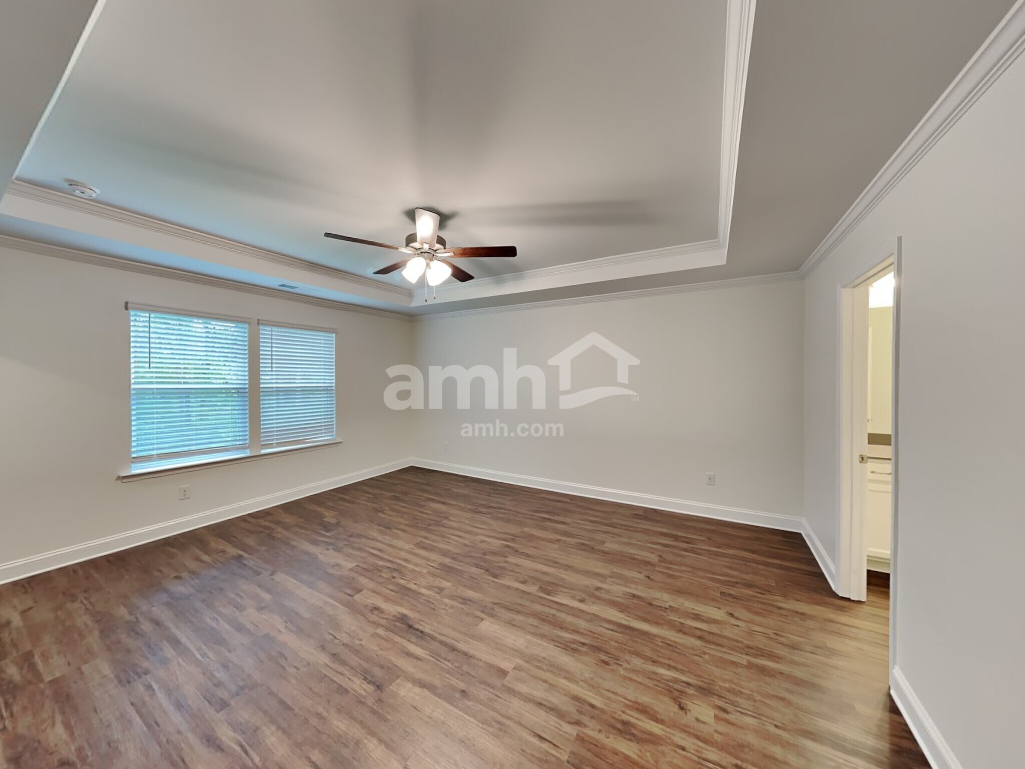 Building Photo - 9109 Henley Ave