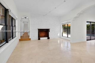 Building Photo - 712 Cremona Ave