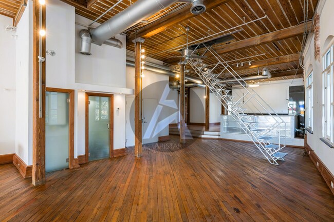 Building Photo - 161 Mangum St SW