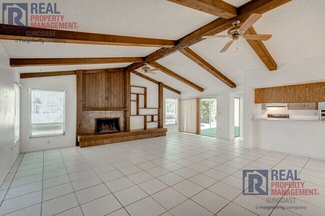 Building Photo - 1370 Palmwood Dr