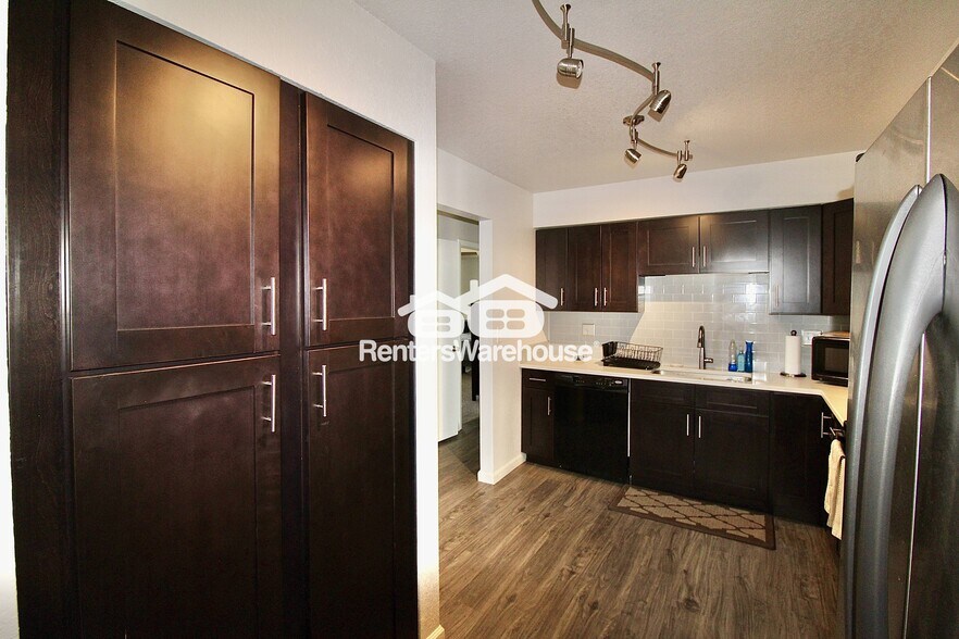 Building Photo - 11025 Dahlia Ct