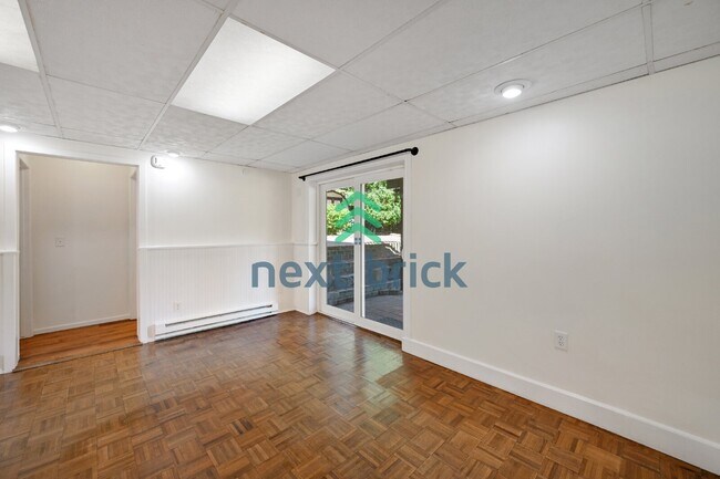 Building Photo - "Spacious 4-Bedroom Haven with 2.5 Baths in Everett – 2,424 Sq Ft of Comfort!"