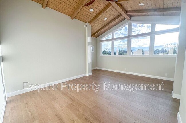 Building Photo - 1154 Essex Way