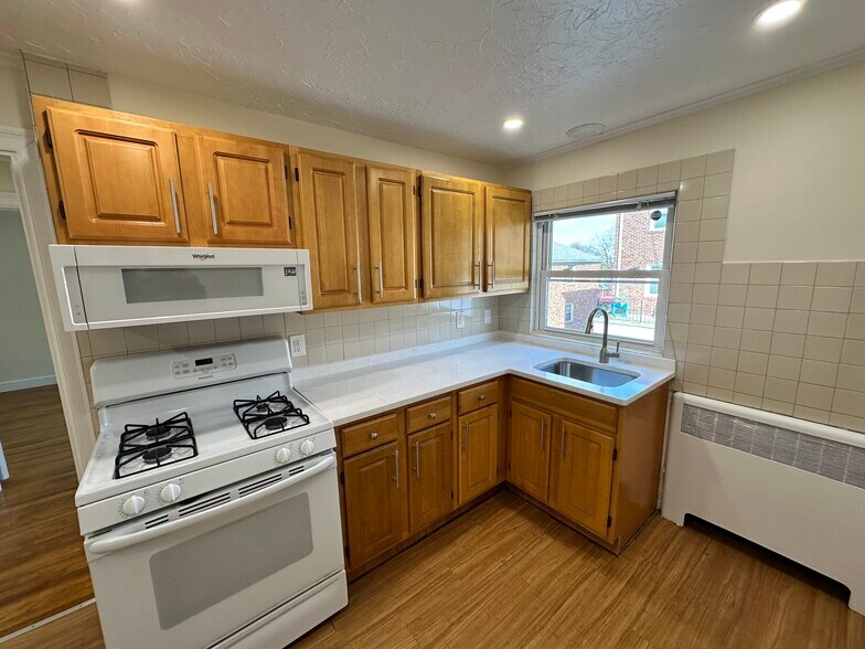 Building Photo - 20 Bishop Rd