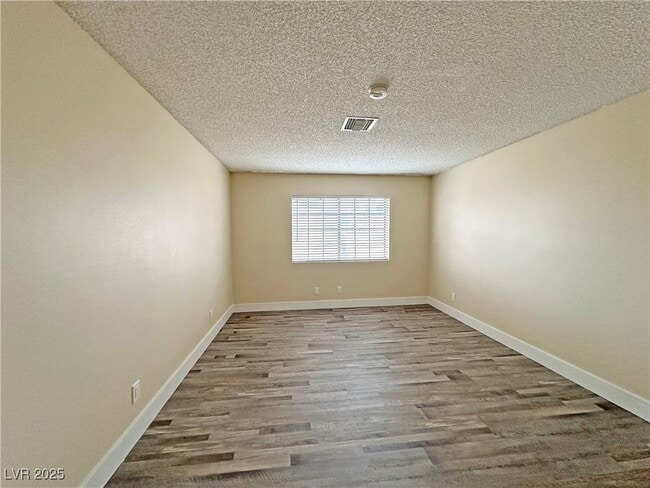 Building Photo - 117 Boysenberry Ln