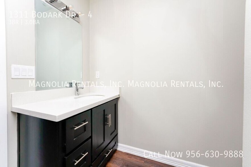 Building Photo - 1311 Bodark Dr