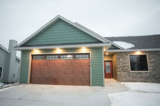 Building Photo - 1926 W 6th St