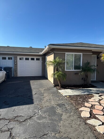 Building Photo - 264 Rosebay Dr