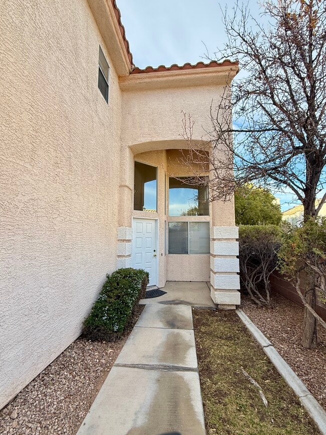 Building Photo - 8300 La Strada Ave