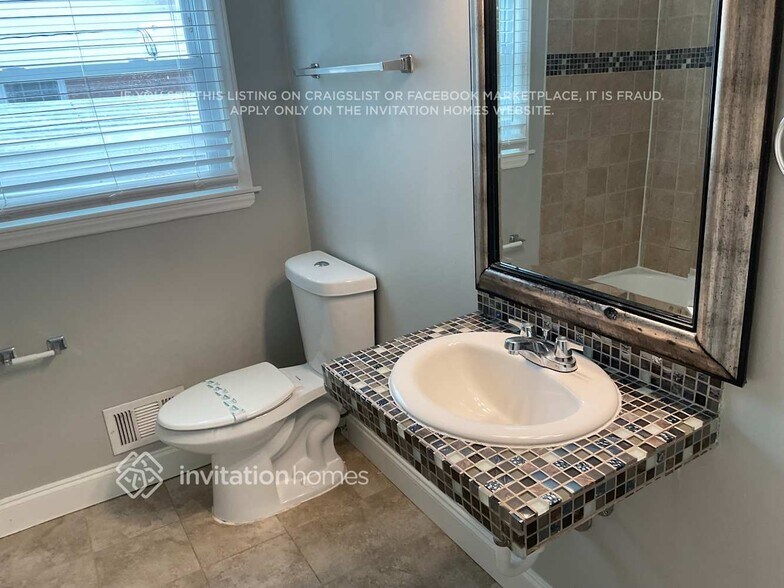 Building Photo - 1828 Archdale Dr