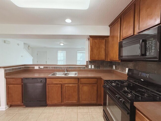 Building Photo - 130 Rush Haven