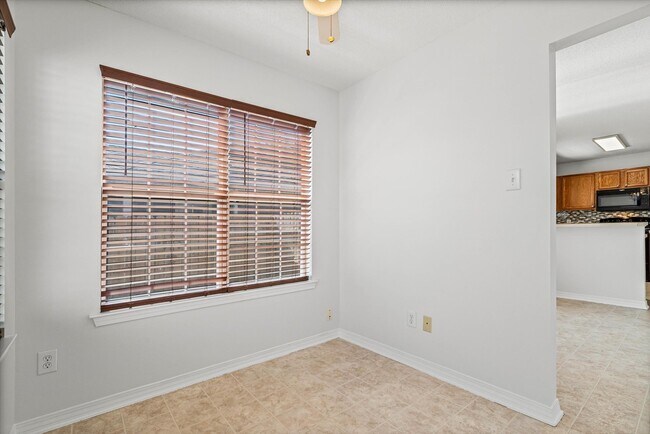 Building Photo - 605 Westchase Ct S