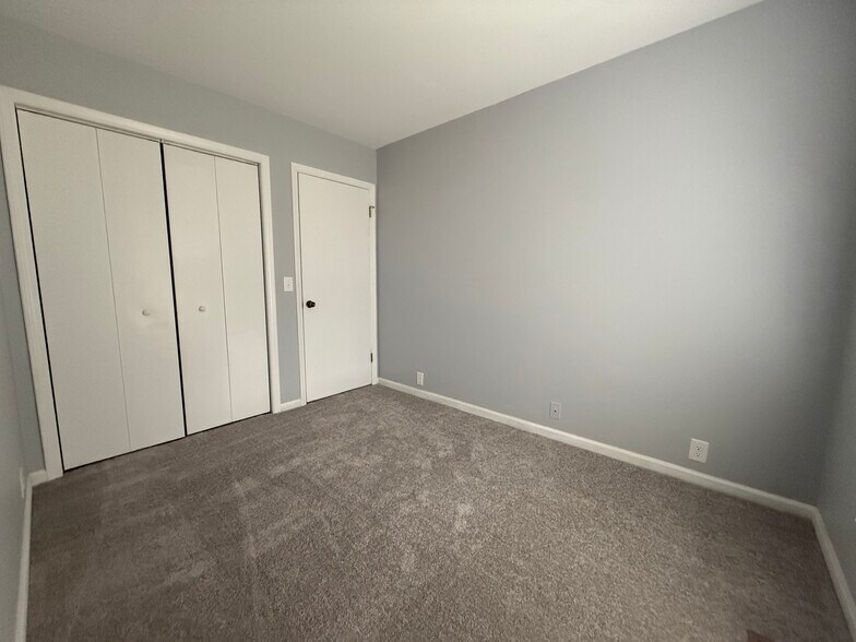 Second Room - 908 S Lexington Ave