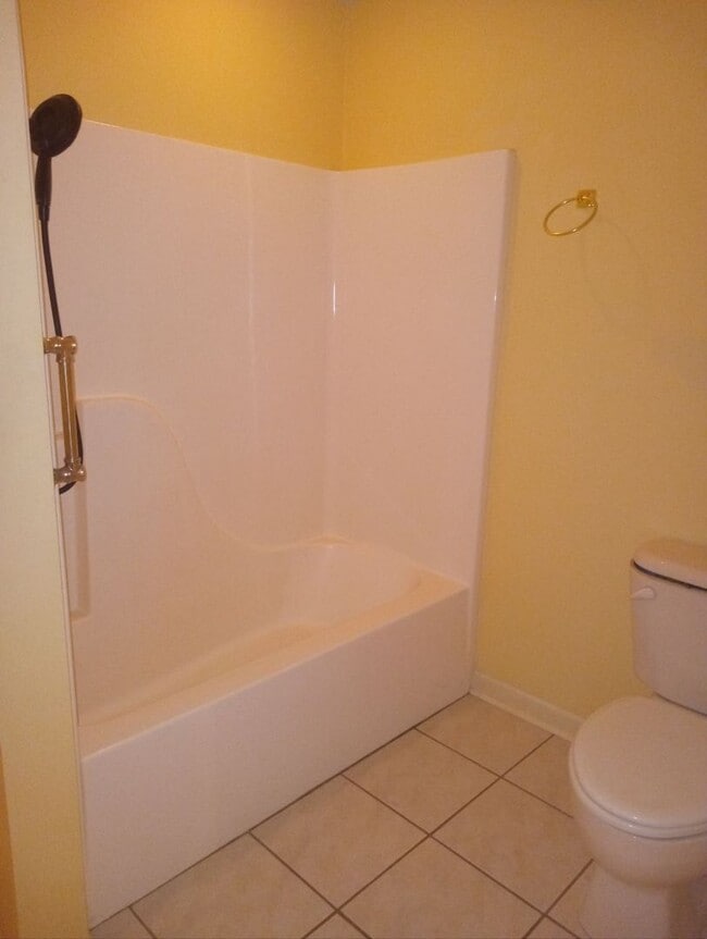 Building Photo - Now Available – 1-Level Condo in Alexandria, LA | $1,250/month