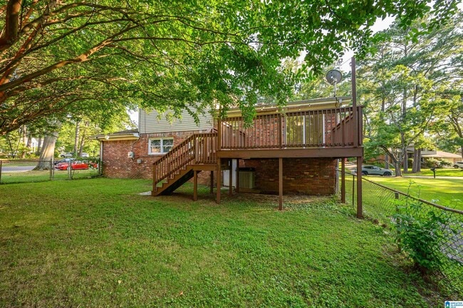 Building Photo - 1064 Sherbrooke Dr