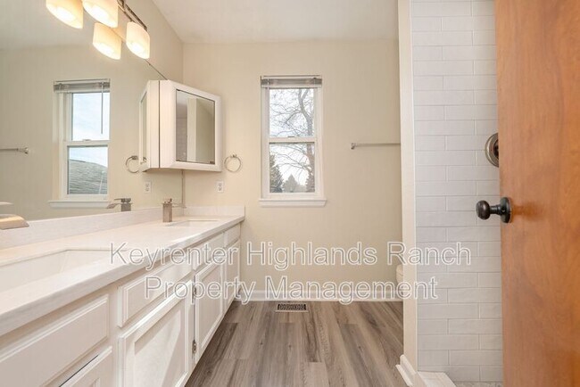 Building Photo - 595 S Lindsey St