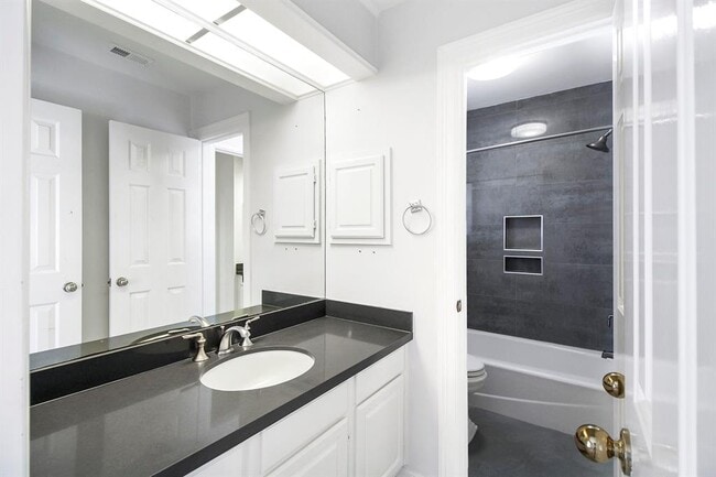 Building Photo - 14127 Swallowfield Dr