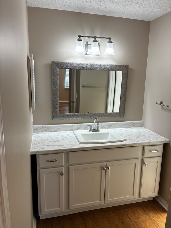 Building Photo - 11671 Tanager Dr