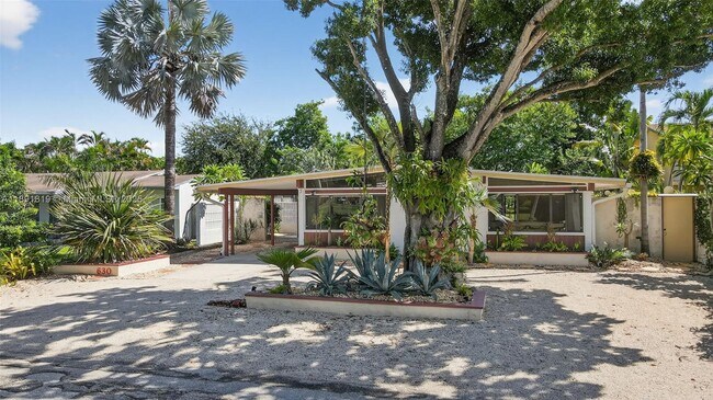 Building Photo - 630 NE 14th Ave