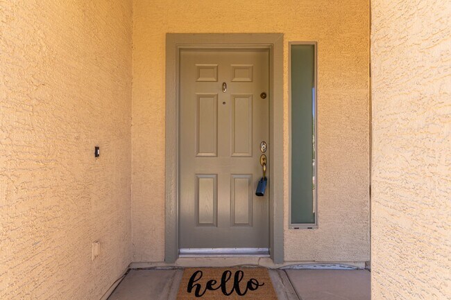 Building Photo - Chandler 4 Bedroom - 2.5 Bathroom with Pri...
