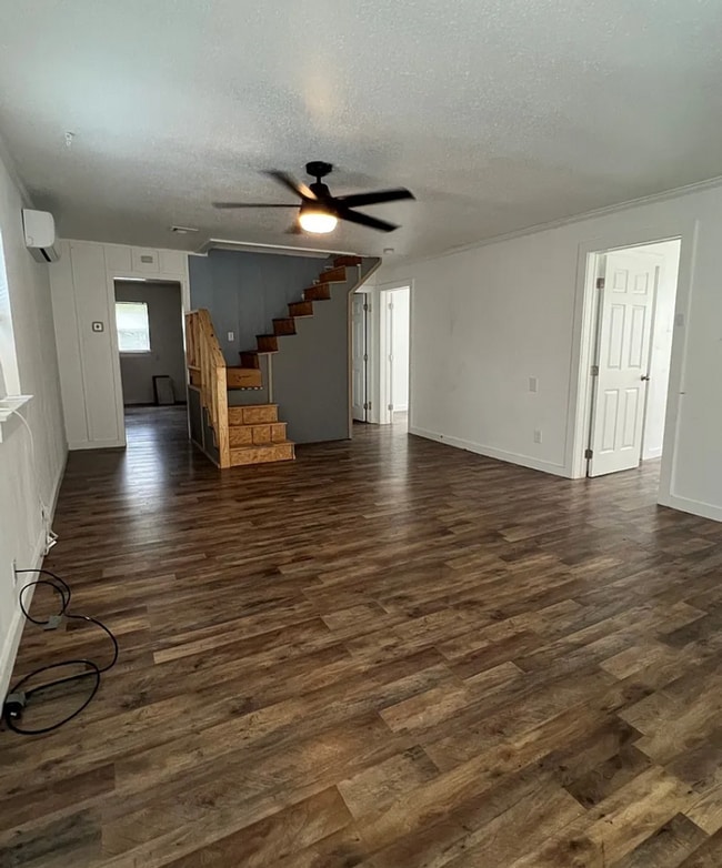 Building Photo - Nice 3 bedroom Home!