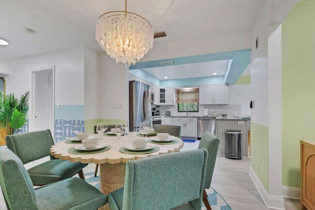 Building Photo - 758 103rd Ave N