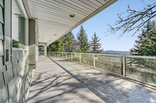Building Photo - Updated Mid-Century 4BR / 2.5BA Daylight Ranch w/ Panoramic Views, Double Decks, A/C + 2-Car Garage