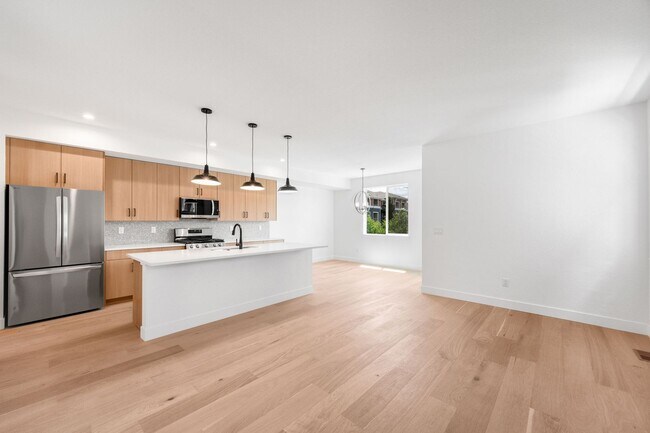 Building Photo - Brand New 3BD, 4BA Half-Duplex in Villa Park with Back Yard