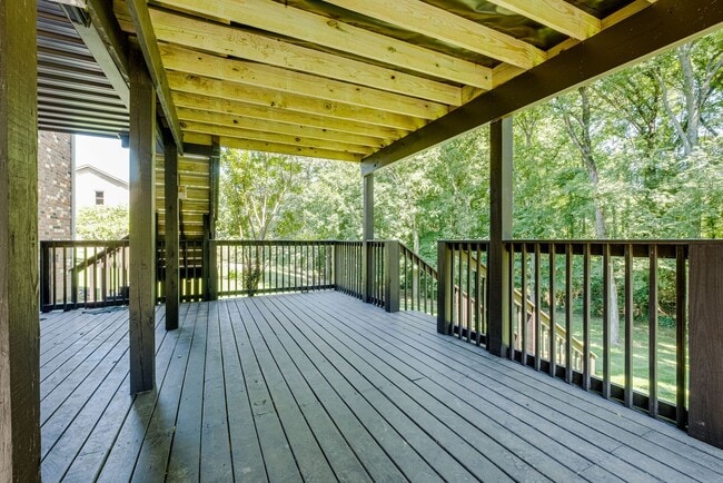 Building Photo - 1306 Camelot Bay