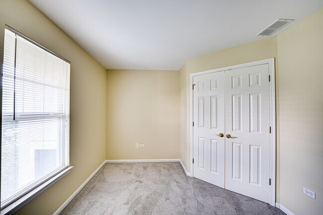 Building Photo - 3147 Saganashkee Ln
