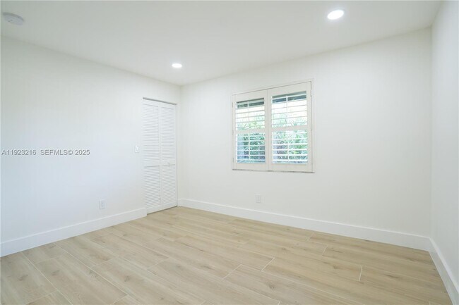 Building Photo - 16701 Bobcat Dr