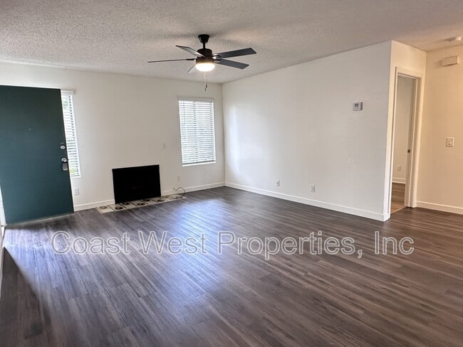 Building Photo - 3551 Roosevelt St