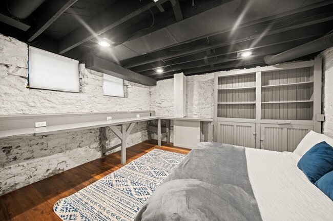 Building Photo - 503 S 3rd St