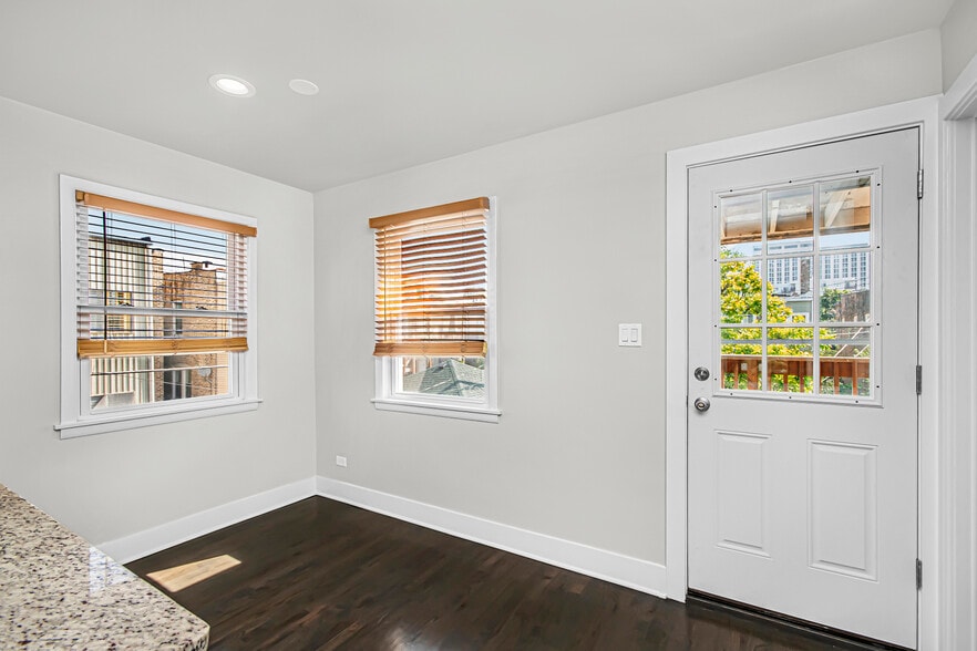 Building Photo - 6459 N Wayne Ave