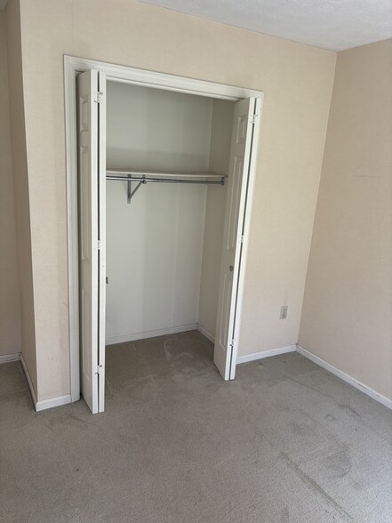 Building Photo - 704 White Tail Way