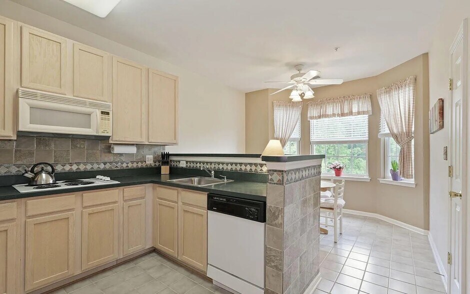 Building Photo - 1972 Scotts Crossing Way