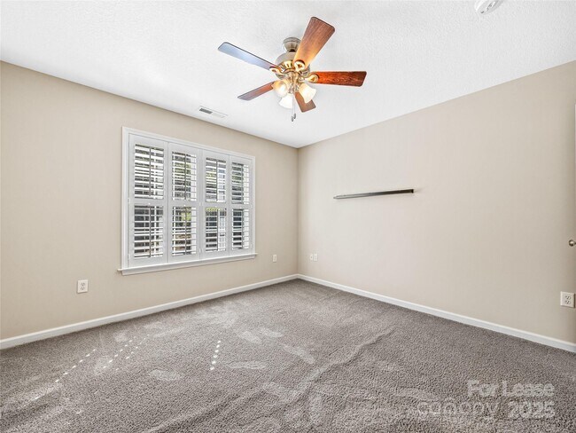 Building Photo - 51 Driftstone Cir